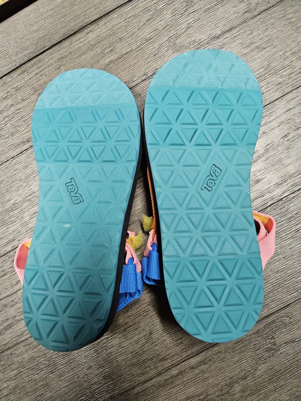NWOT Womens size 8 Teva Colorblock Sandals